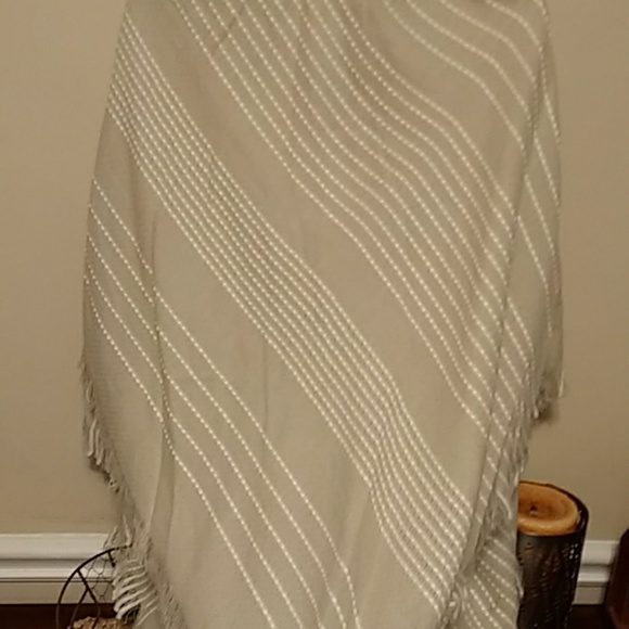 NWT Mixit Women's Sweater Poncho - Cream - One Size - Picture 6 of 8